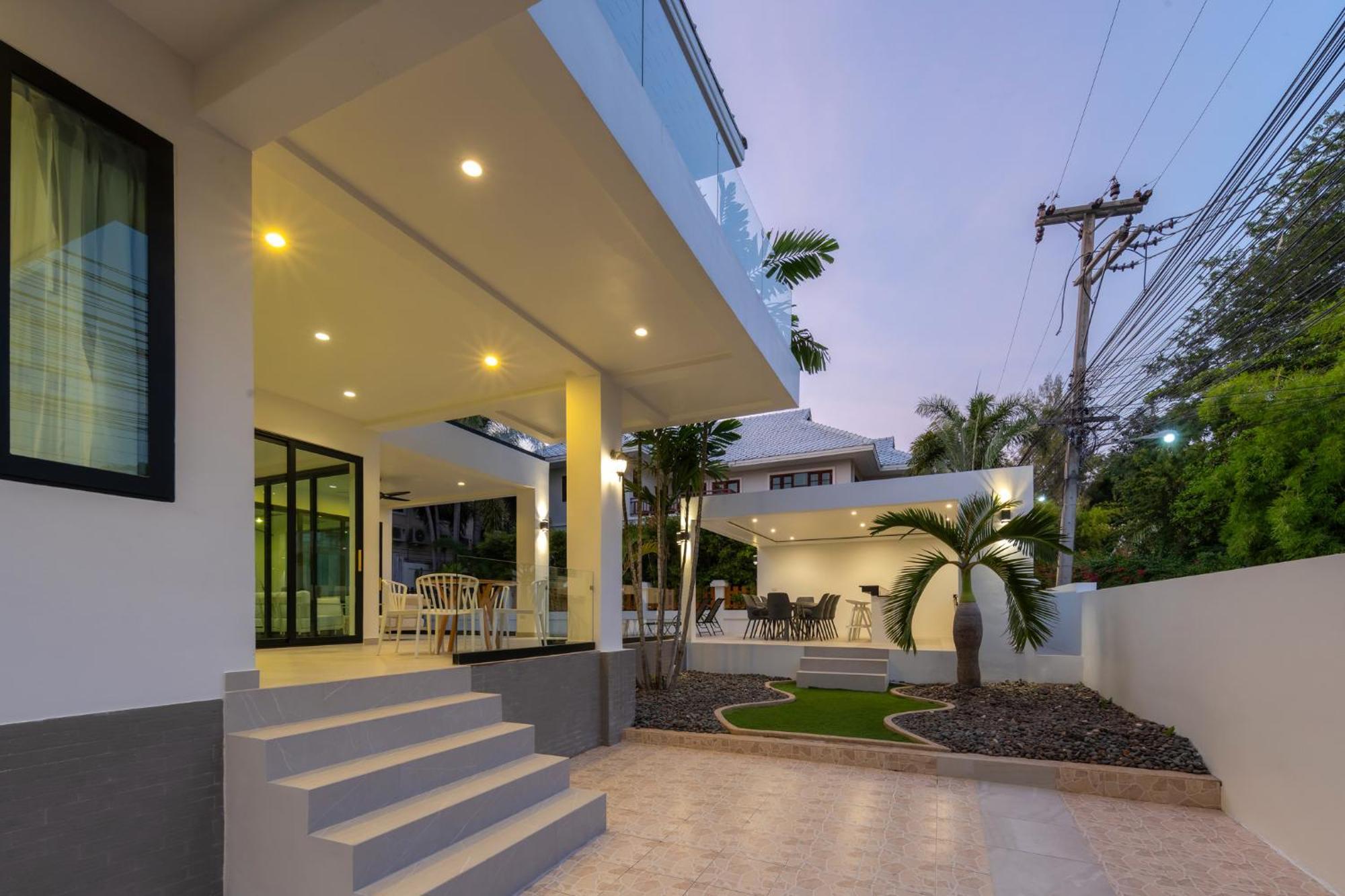 Stunning Villa With Pool And Tropical Garden Хуа Хин Екстериор снимка