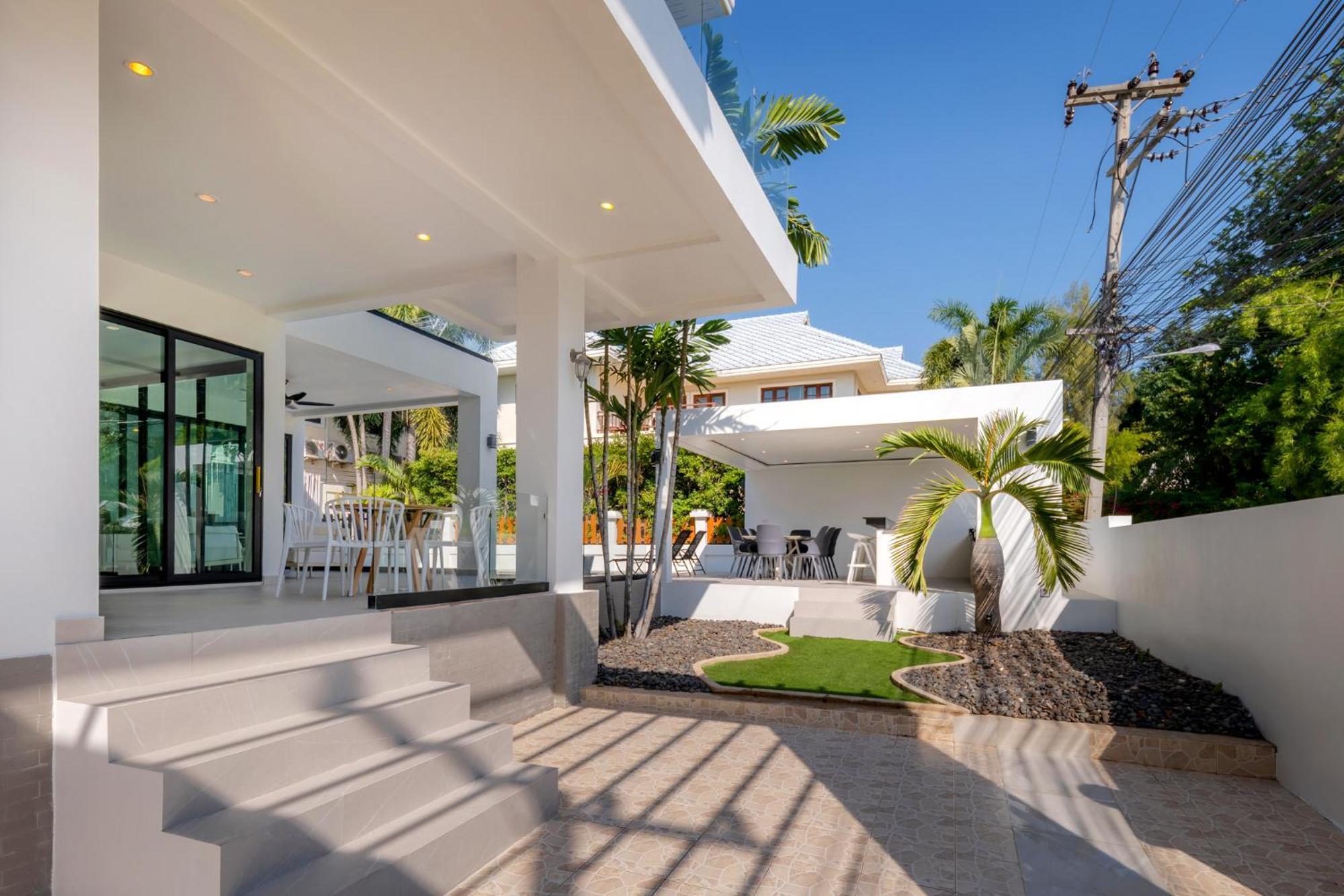 Stunning Villa With Pool And Tropical Garden Хуа Хин Екстериор снимка